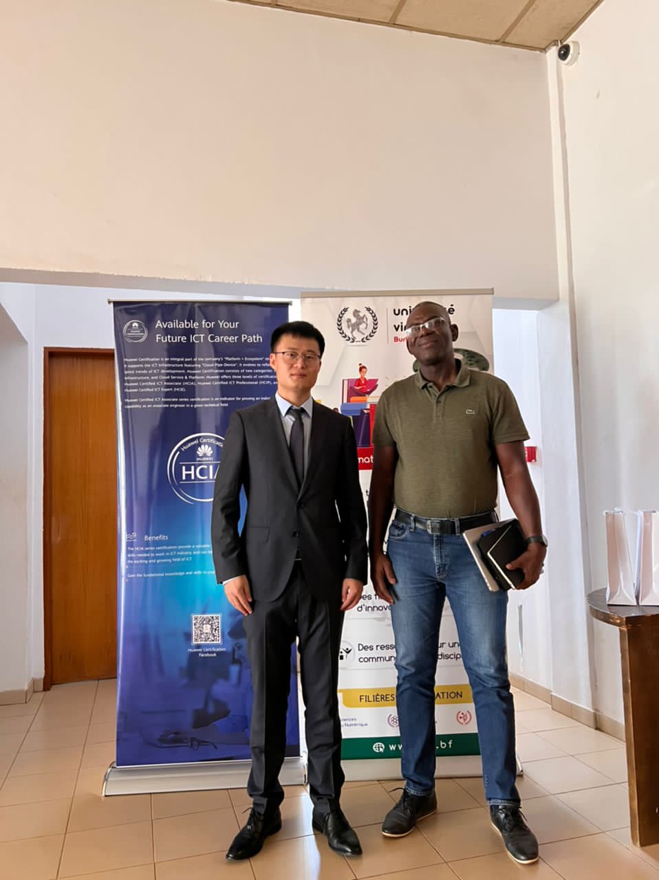 Présentation de l’Académie des TIC de HUAWEI à l’Université Virtuelle du Burkina Faso